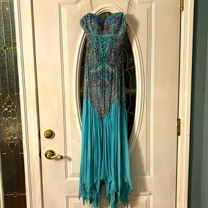 MOST UNIQUE beaded teal stunning sweetheart strapless dress